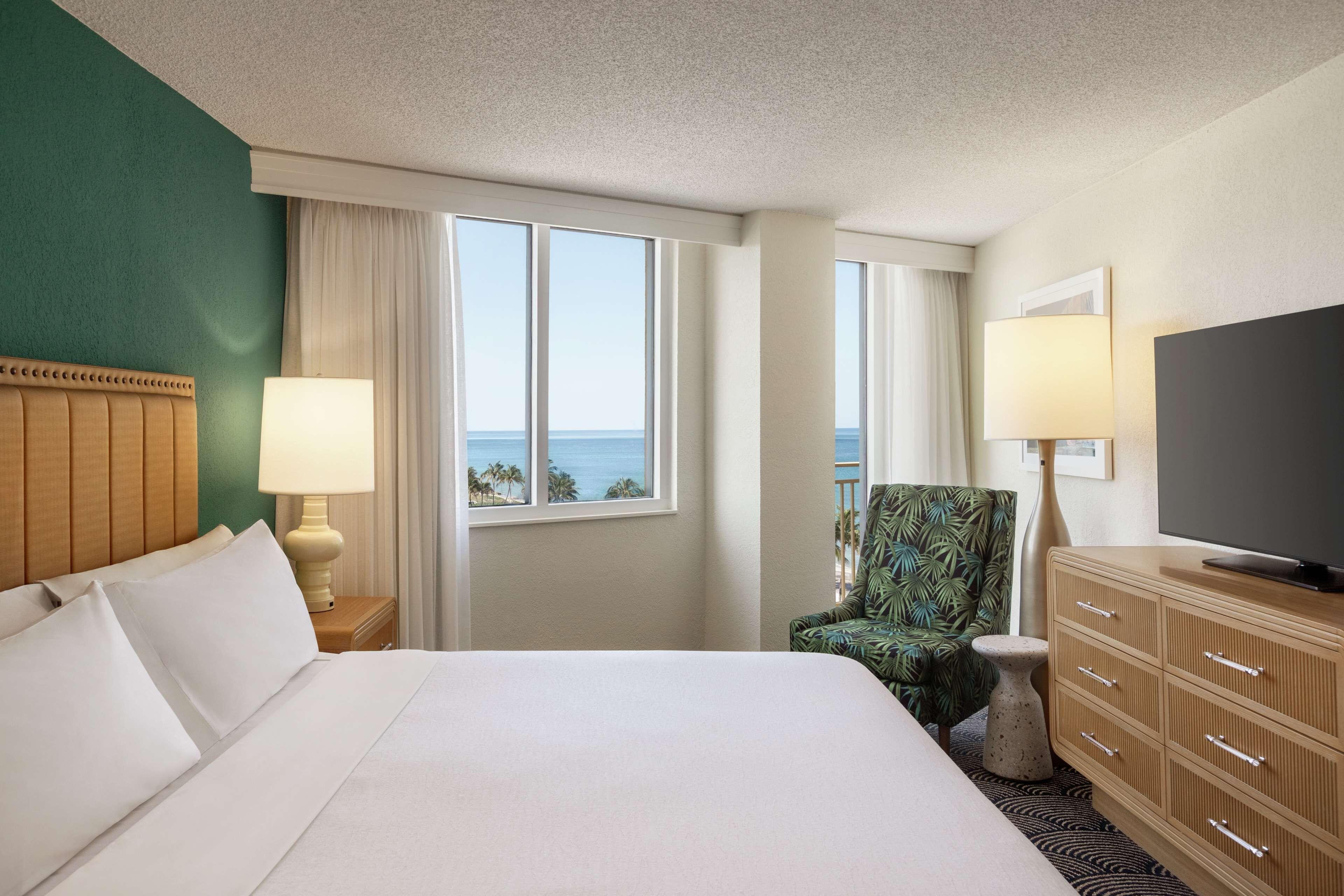 Suite 1 King Bed Partial Oceanview Sit Down Balcony,1557812464:JPEG